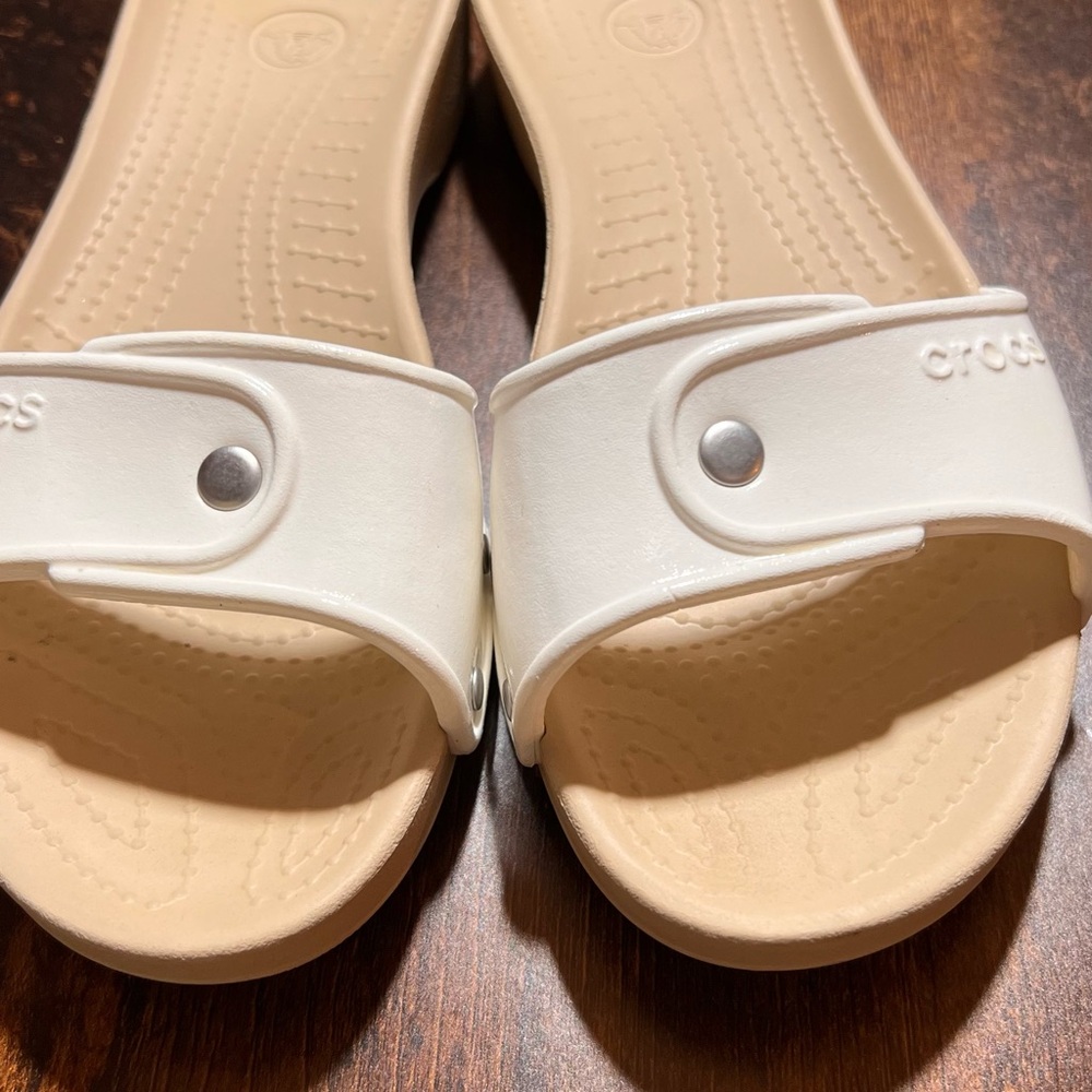 CROCS Classic White Slide Sandals - Picture 2 of 7
